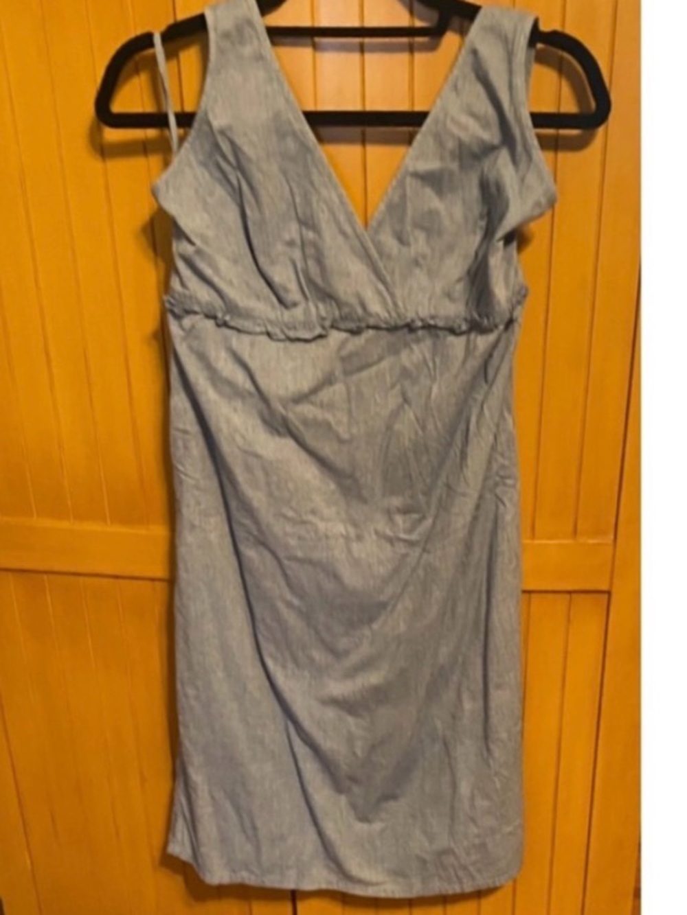 Women’s Old Navy Halter Tie  Dress 
Zippered back Size 8 
💯 Cotton